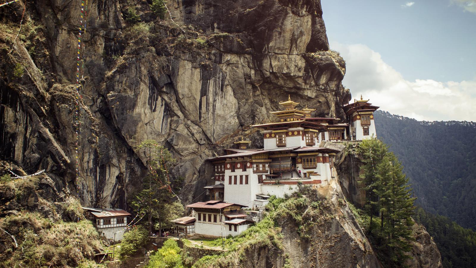 Dịch vụ chuyển phát nhanh DHL đi Bhutan giá rẻ